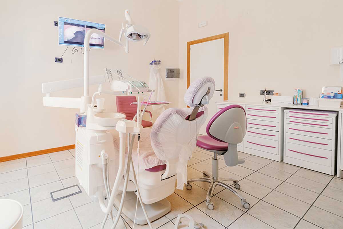 studio-dentistico-ancona-akhyari-urgenze-odontoiatriche-studio-165b